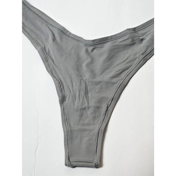 Skims V front bikini panty Nwt - Picture 2 of 6